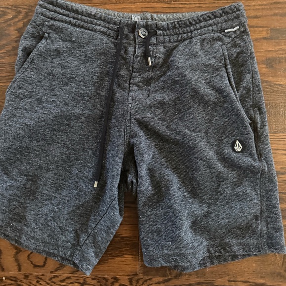 Volcom Charcoal Knit Shorts for men size Small with tie waist - Picture 2 of 9